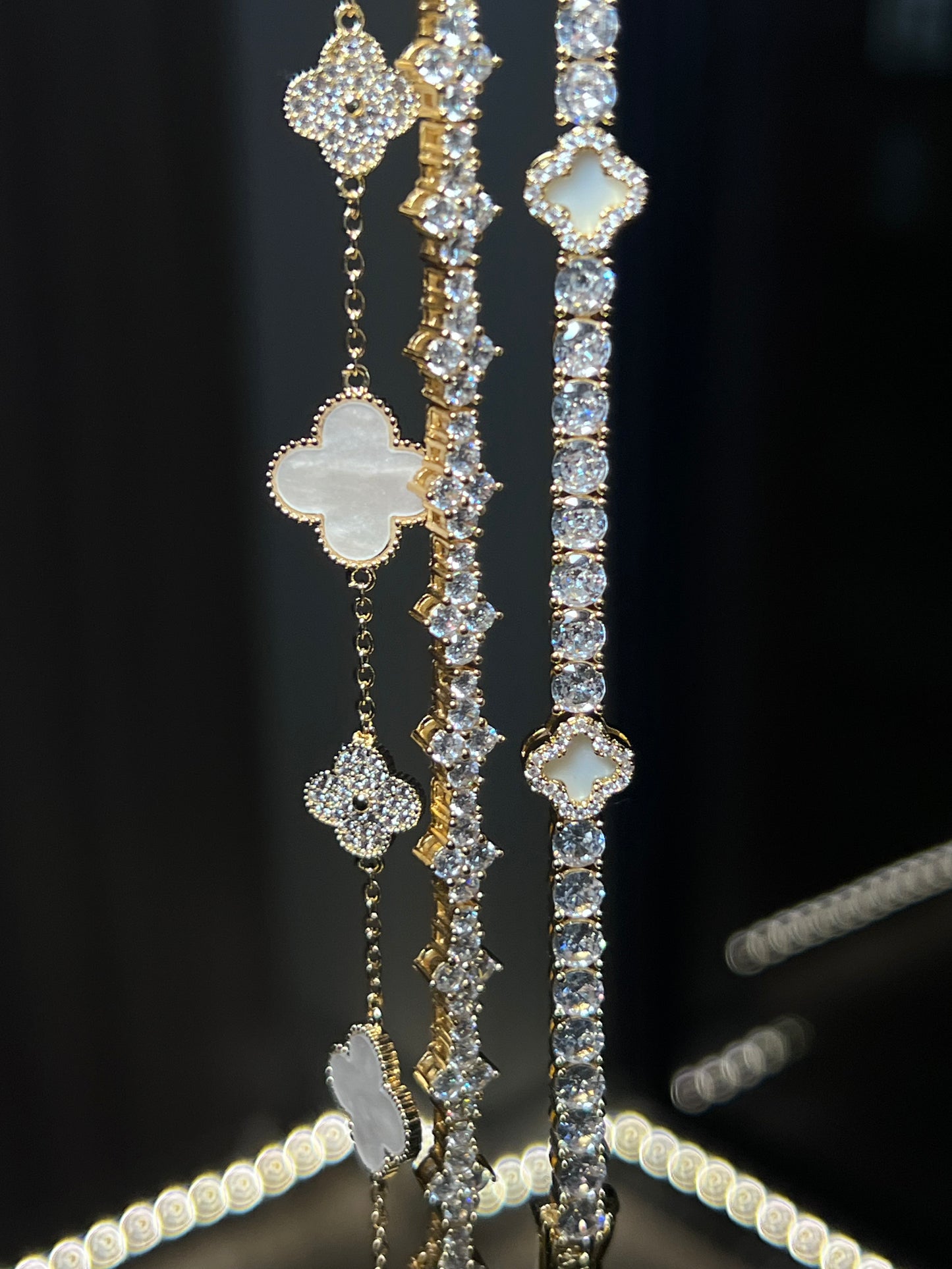 KEEPIN' IT CUTE STACK - WHITE & GOLD